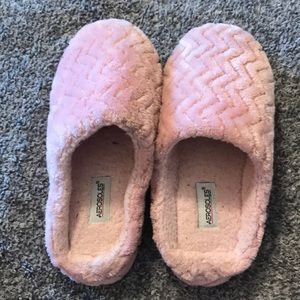 Womens Pink AEROSOLES Slippers/House Shoes